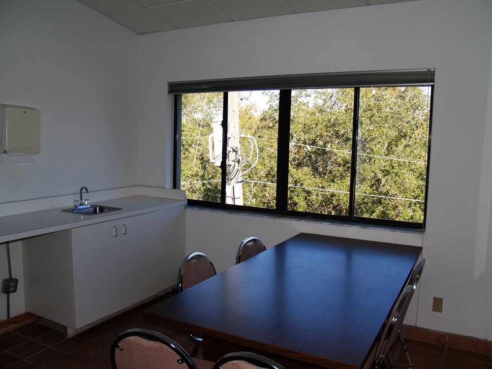 Kennedy Oaks: 3333 W Kennedy Blvd Ste 207, Tampa, FL 33609